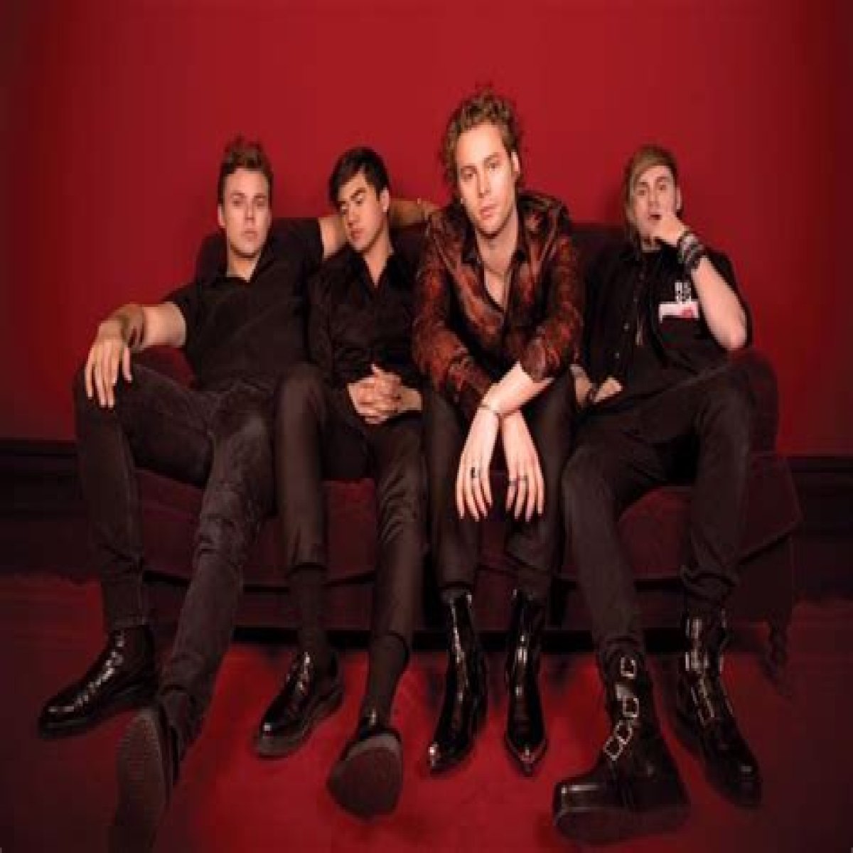5 Seconds of Summer Rock the Plaza