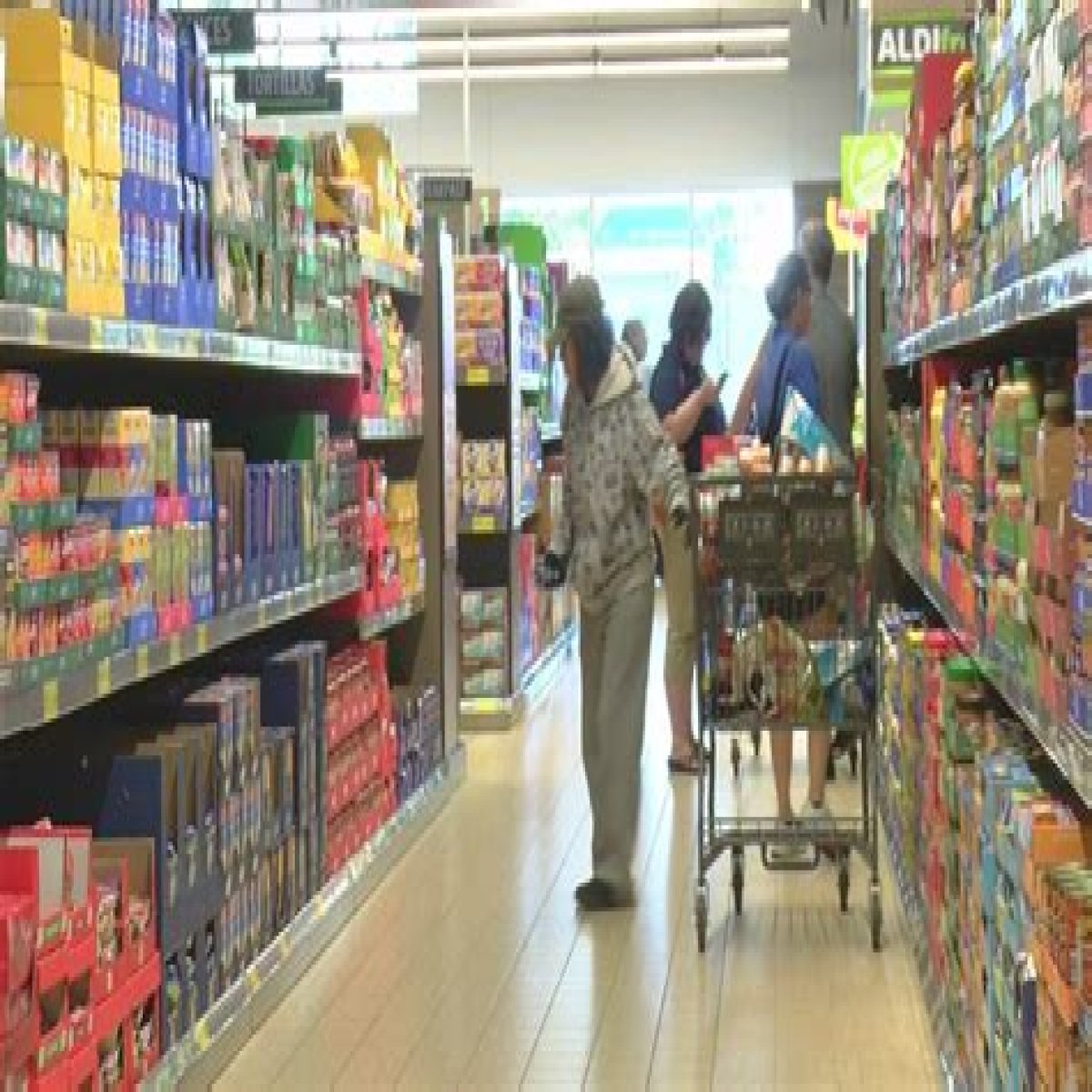 Aldi in Moline reopens