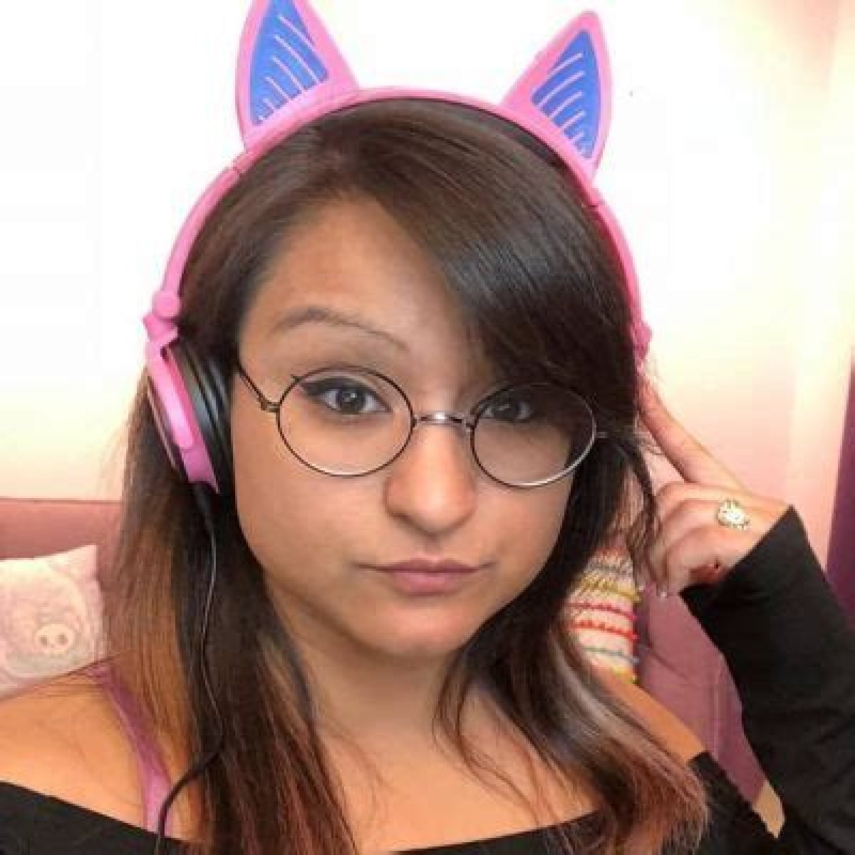 Aphmau Com; Bio, Height, Net Worth, Marriage, YouTube Career