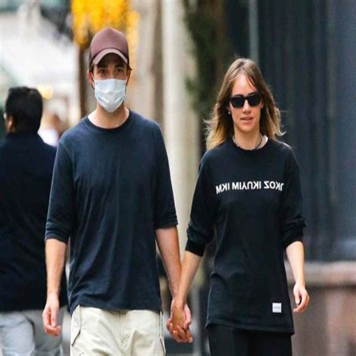 Did Suki Waterhouse Undergo Plastic Surgery? Before And After Pics – Boyfriend And Instagram