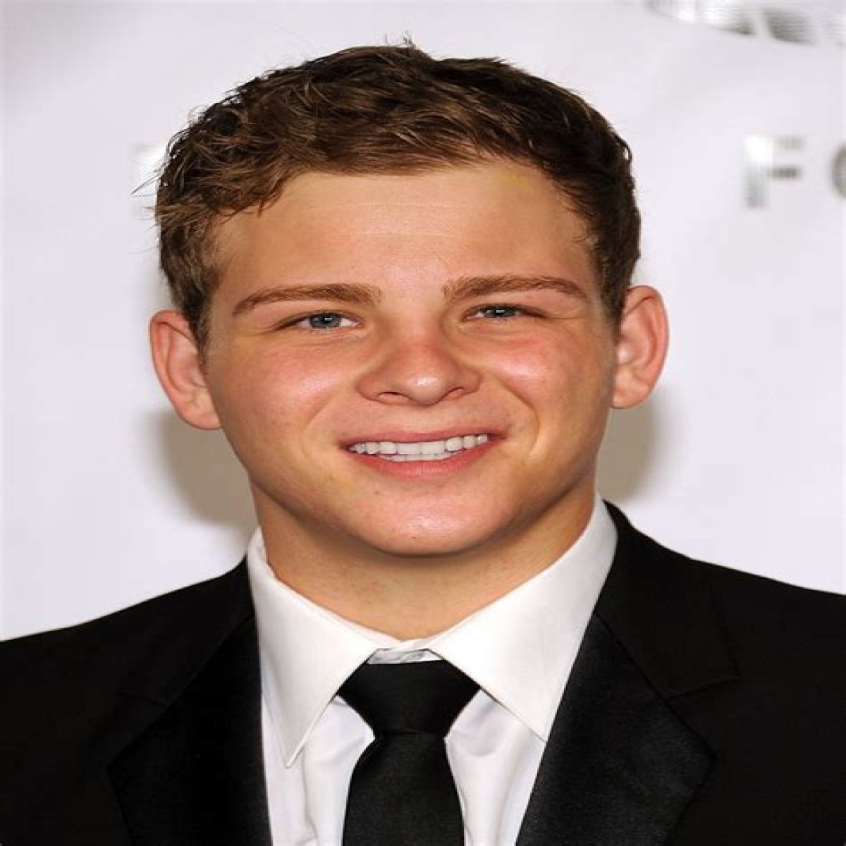 
How Much Money Does Jonathan Lipnicki Make? Latest Income Salary
