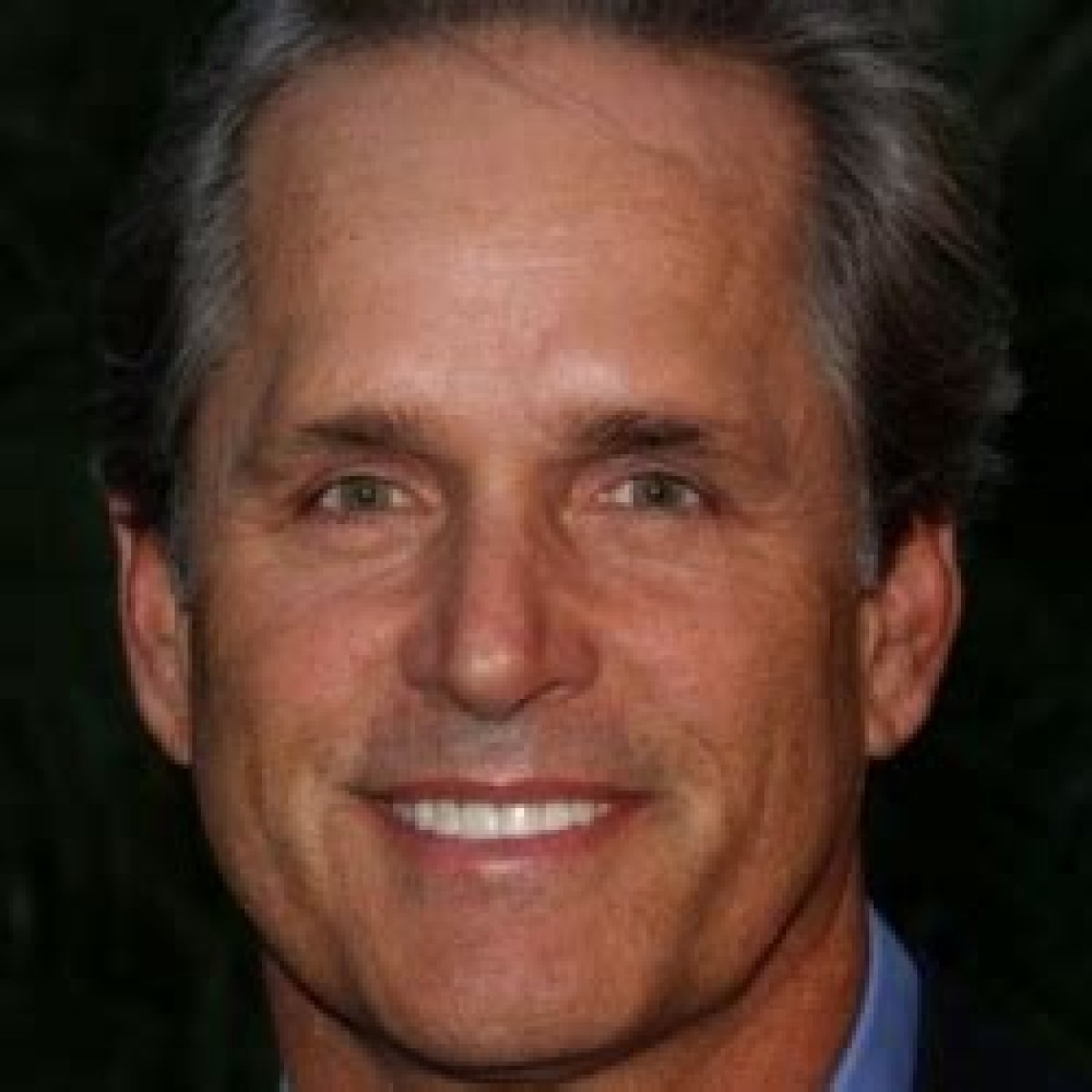 How tall is Gregory Harrison