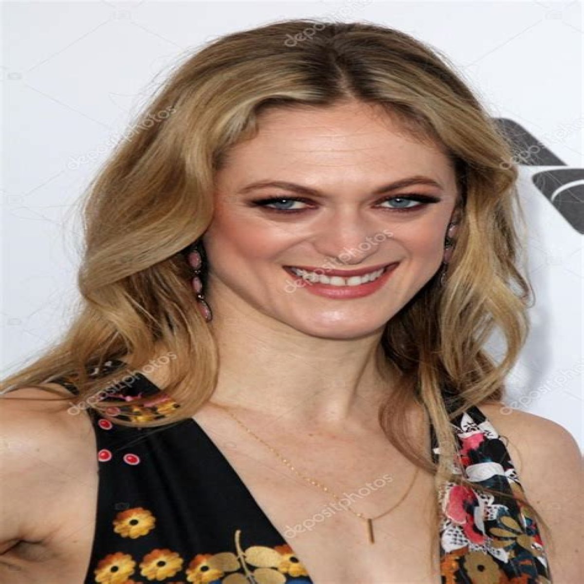 How tall is Marin Ireland