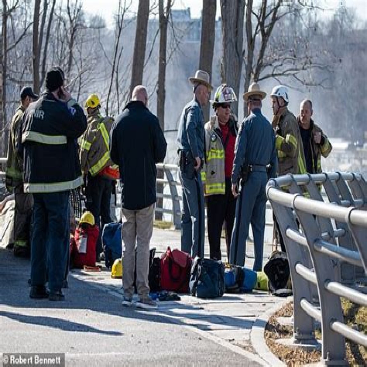 Illinois mom, 34, deliberately jumps off Niagara Falls with son, 5, and dies: Boy survived 