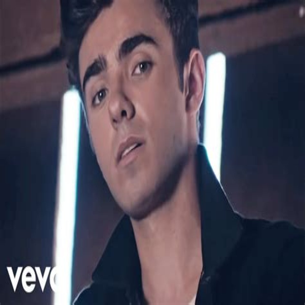 Nathan Sykes- Over and over again music video