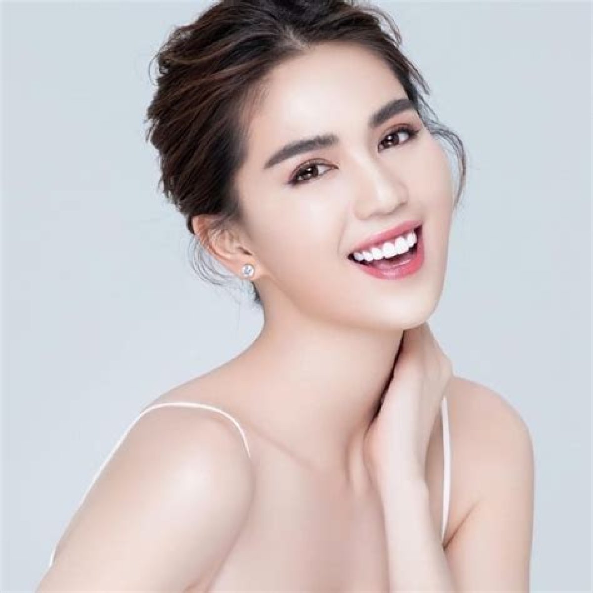 Ngoc Trinh Height, Weight, Age, Boyfriend, Family, Facts, Biography