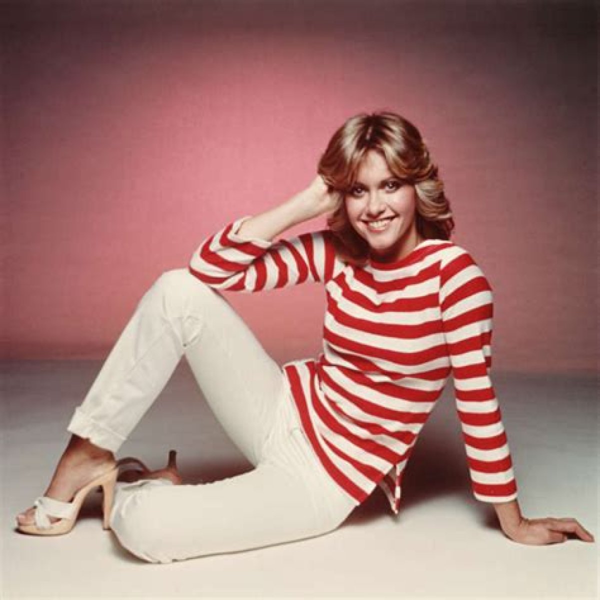 Olivia Newton John Feet (24 photos) Sexy Feets