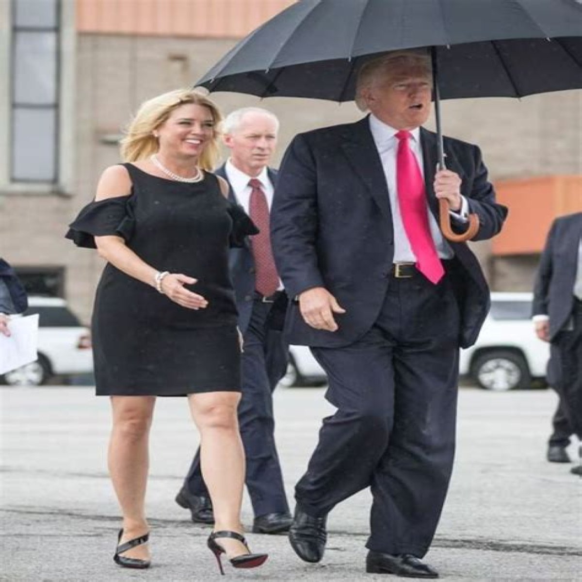 Pam Bondi Biography; Net Worth, Age, Height, Parents, Siblings, Education, Job And Husband