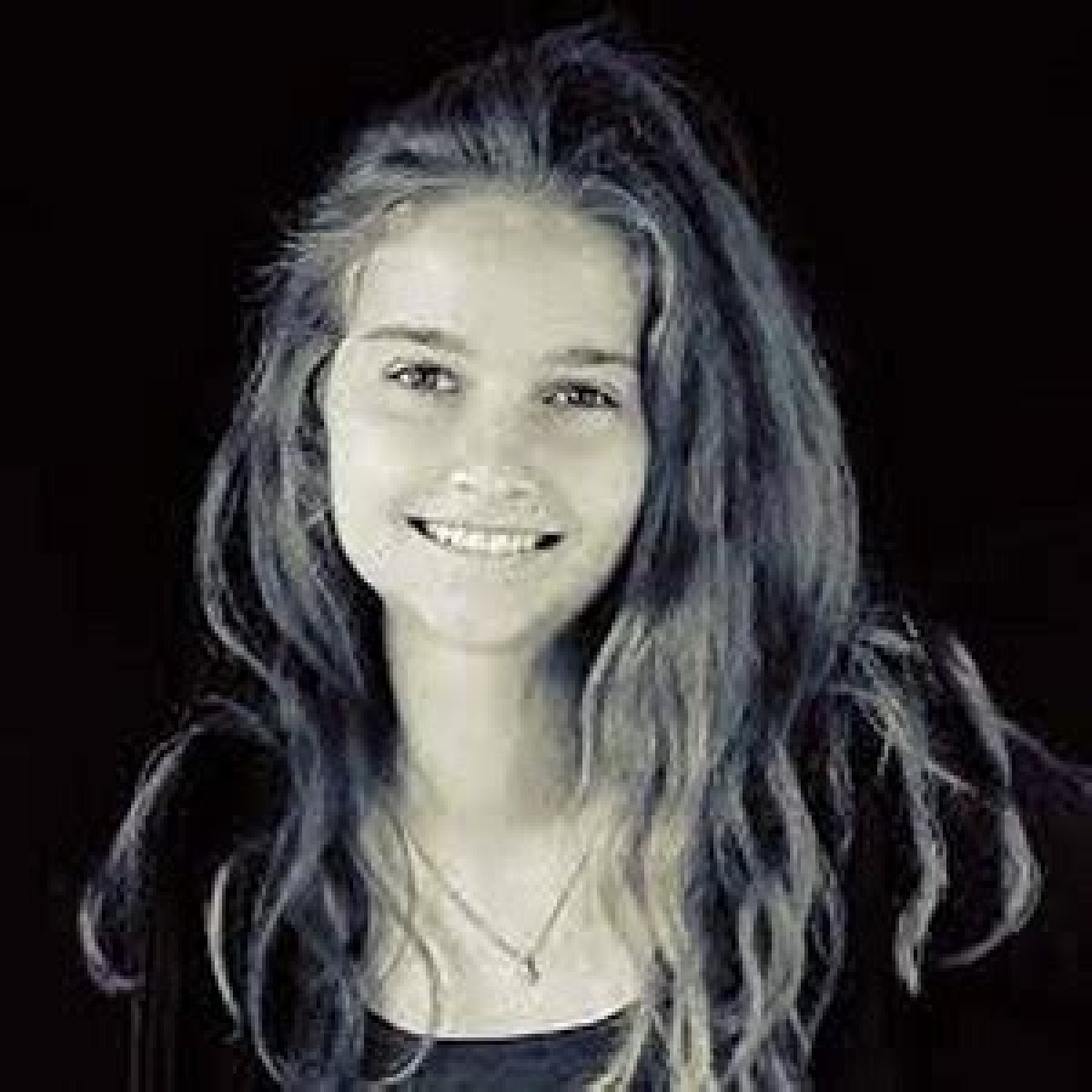Sina Doering (YouTuber): Age, Height, Mother, Sister, Relationship, Drummer and Net Worth!