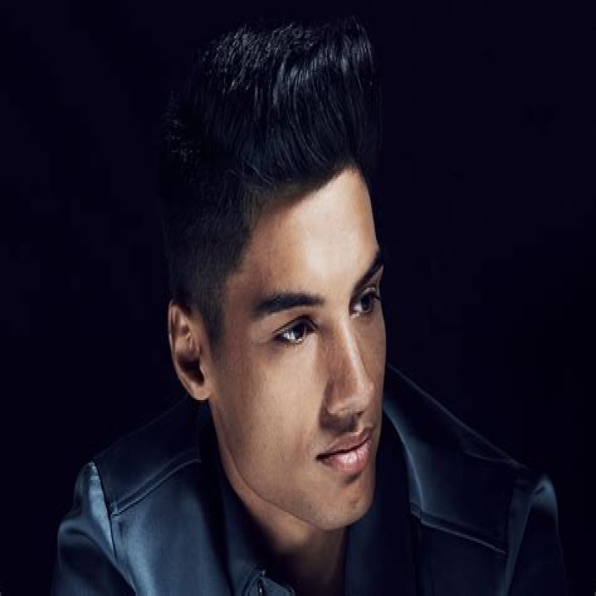Siva Kaneswaran announces debut single 'Breathe In'