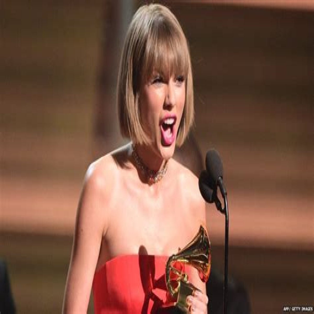 Taylor Swift Disses Kanye West At 2016 Grammy Awards – War Rages On!