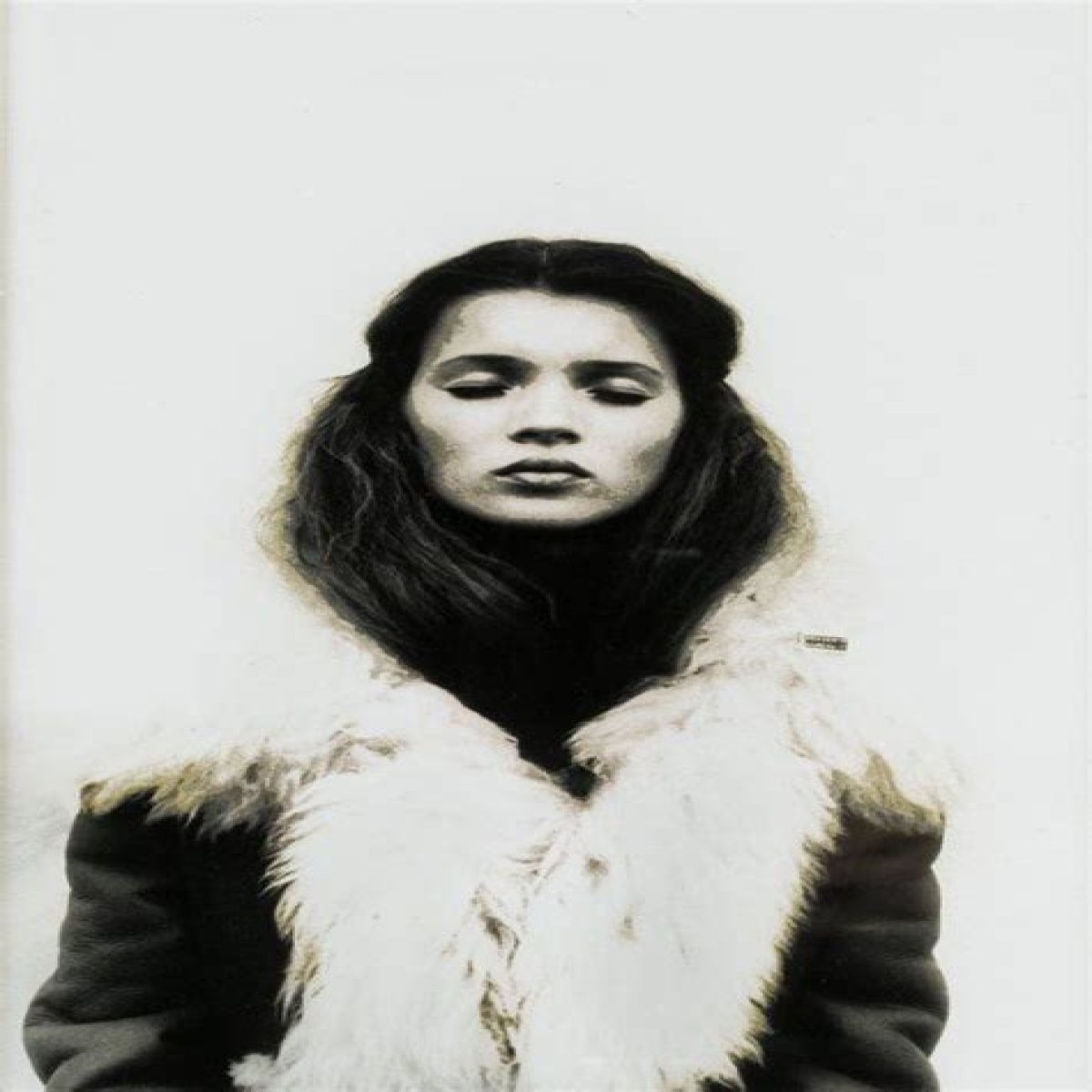 These Stunning Snapshots Of A 16-Year-Old Kate Moss Are On Exhibit In London